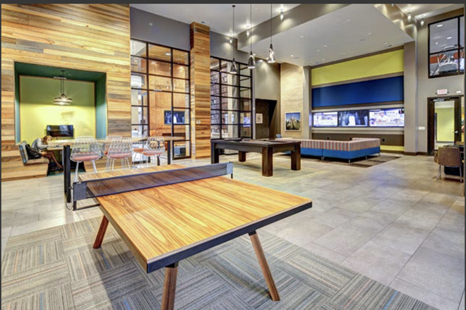 Recreation Room - U Centre On College 4x4 Apartment Relet