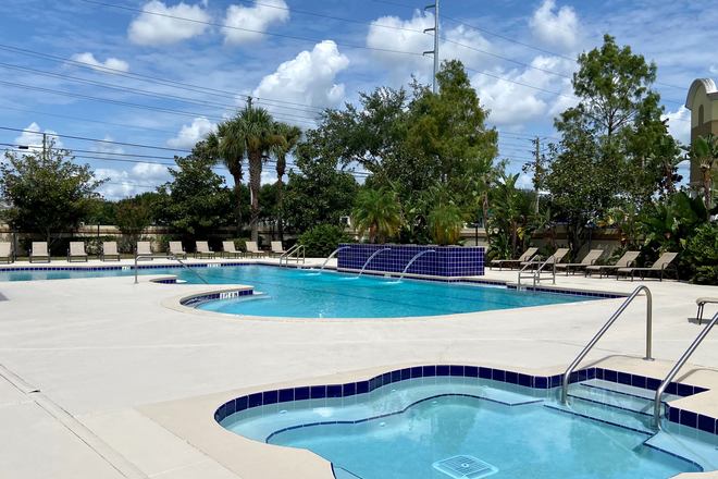 Resort Style Pool & Spa - Riverwind at Alafaya Trail Apartments