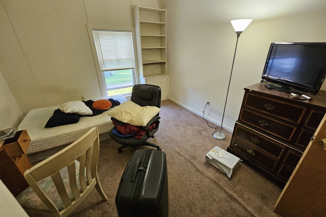 Master Bedroom - Summer Sublease + Lease Transfer (Fall 26) – 1B1B Apartment in Puffton Village (Amherst, MA)