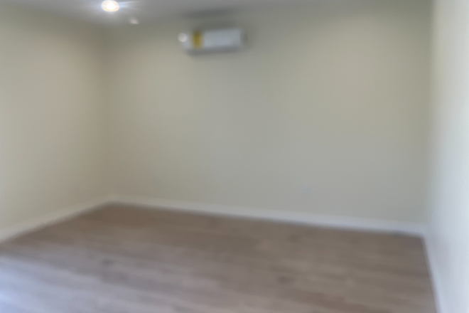 Private mini split - Master bedroom with separate entrance and self accessible mini-split air/heat system House