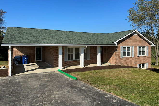  - Large home in convent Blacksburg location