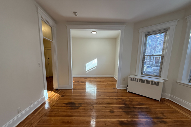 Living space - Renovated Apartment Complex with studio & 1 bed split! Best Deal in Town