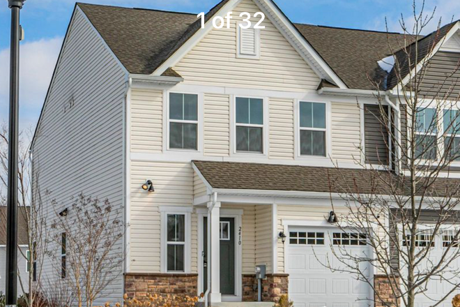 Outdoor view - Unfurnished 4BR thome-Lenox Dr-Lawrence Twp.