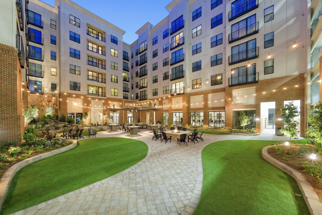 courtyard - The Standard Apartments