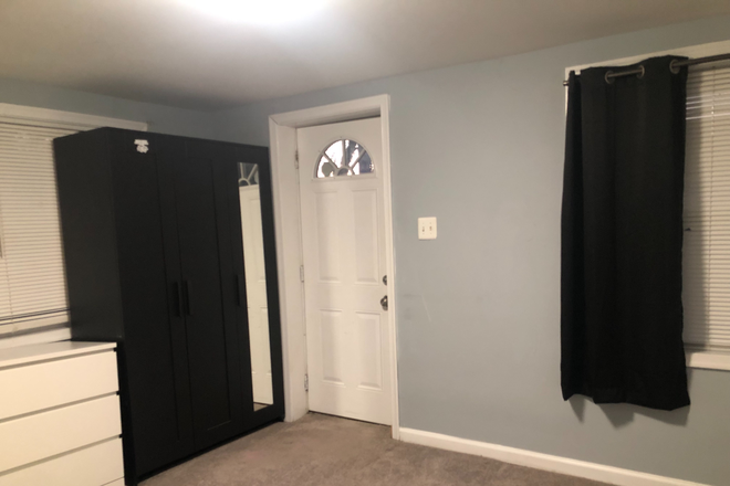 bedroom - $525 One Beautiful Bedroom with private entrance in SFH close to UMD House