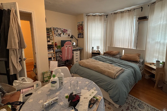Call NOW for showings! 617-236-8550 - JEFFERSON ST - *HALF FEE* GREAT LOCATION! TRUE 3BR/1BA AVAIL *9/1/2026* W/ LIVING RM, LNDRY IN BLDNG Apartments