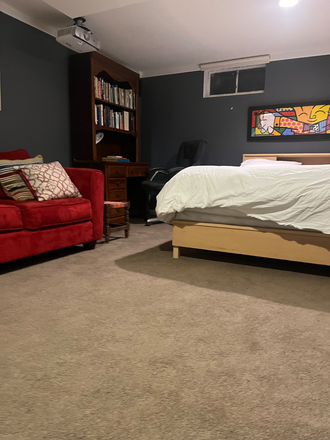 Photo - IF YOU'RE NOT SATISFIED WITH ON-CAMPUS HOUSING, RENT MY HOUSE! Cheerful house CLOSE TO CAMPUS!
