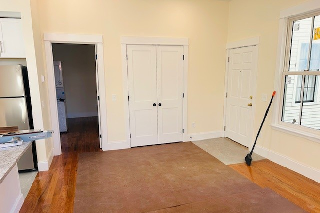 living - No fee !Brand new apartment in heart of historic Charlestown,