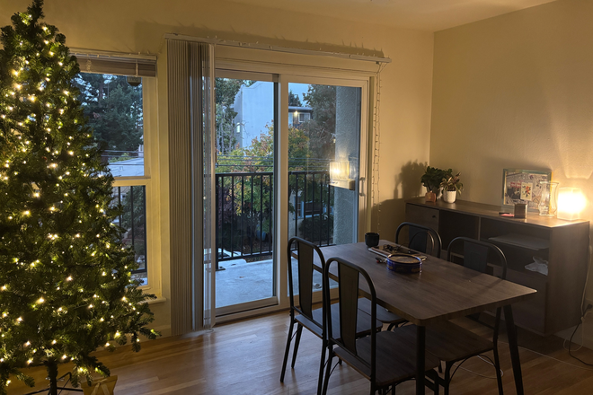 Living Room - Single or double room close to campus and a super cute neighborhood