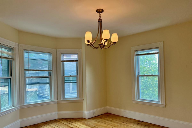 Call NOW for showings! 617-236-8600 - ANITA TERR - FORT HILL 3BR/1BA NEXT TO ROXBURY X-ING MBTA FOR *9/1/2025* W/ LNDRY IN BLDNG, EIK, DW Apartments