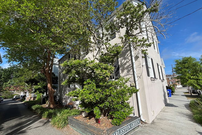 Outside street - 93 Smith St House