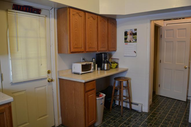 Image 2344487 - Huge 1-3 bedrooms,  1.5 bath, Living / dining rooms, big kitchen, walking distance to UVM&downtown Duplex