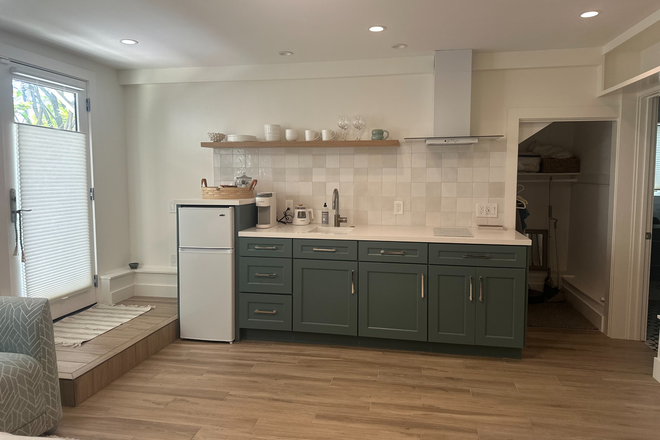 kitchenette - Newly Remodeled Private ADU – Perfect for Students! (Piedmont) House