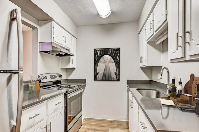 Kitchen - Spacious 2-Bed / 1.5-Bath Sublet Close to East Campus – Available for 6-Month Apartments