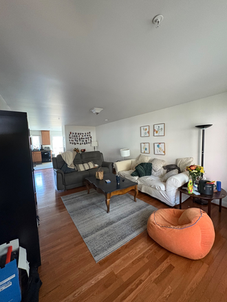 Living area - 3 Bedroom Townhouse close to grounds