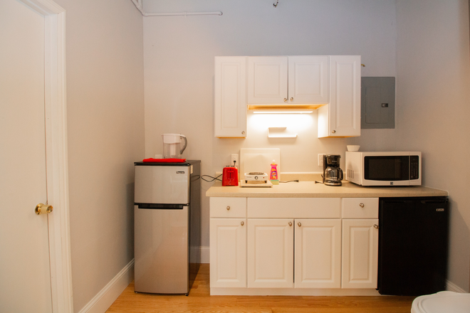 Galley Kitchenette, Comes with hot plate, Mini-fridge and mini-freezer, microwave, coffee machine - BEA2903B Boston Studio w/ Victorian Charm Apartments