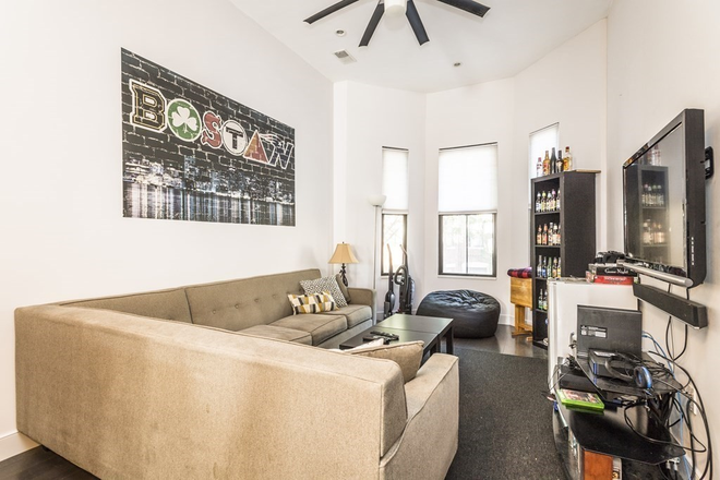 Living Area - HUGE and RENOVATED 4Bed/3Bath Steps from Campus! Apartments