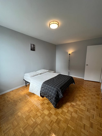 Premium Deluxe Room - Bedroom - Fully Furnished Private Rooms | Midtown Near Subway Station & UofT
