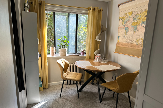 Dinning room - Room for rent in 2b1b Apartments