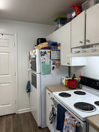 Kitchen - University Highlands Apartments