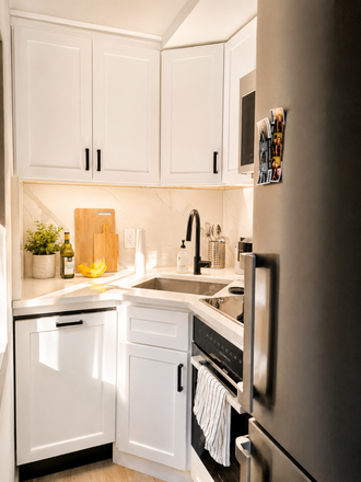 1 - Brand new renovated studio with central air and full laundry in unit for 9/1 great MIT location Apartments