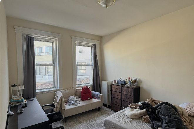 Bedroom - Prime Apartment Near Northeastern & Symphony