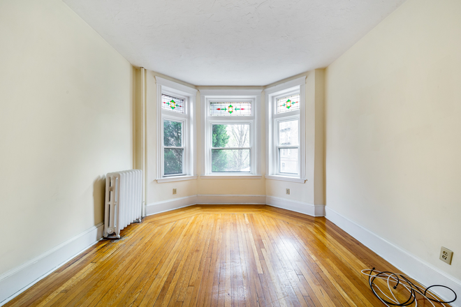 Call NOW for showings! 617-236-8600 - PETERBOROUGH ST - LRG 2BR OR SPLIT FOR 3 PPL FOR *9/1/2026* W/ LNDRY IN BLDNG, RNTL PRKNG, H&HW INC Apartments