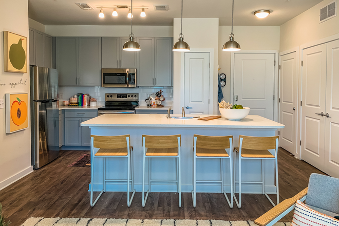 Kitchen - Aspen Heights Apt., 2 MONTHS FREE/Sublease/Male Only