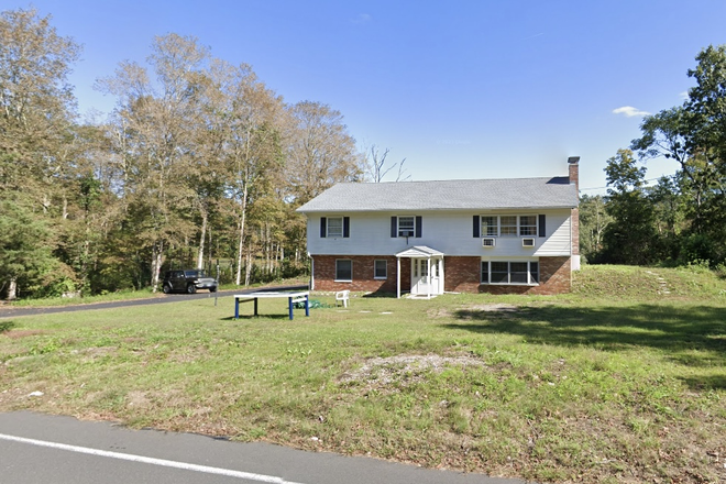 Photo - 5 Minutes From UCONN, 4 BR & 2 Bath House.