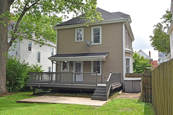 backyard - Beautiful Newly Remodeled 4 Bedroom home for rent