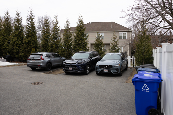 Parking for 2 SUVs, Electric plug to charge electric car - 50 Waverly Townhome Residence