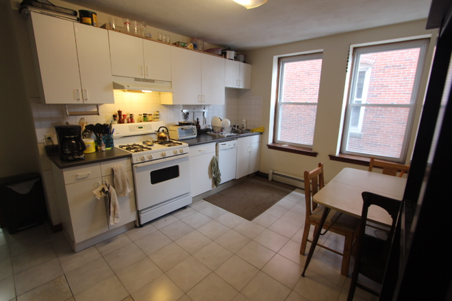 2 - 1 bed in 3 bedroom apartment near MIT and central T.