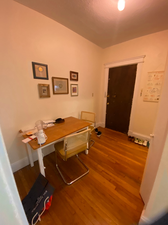 ! - NO FEE studio on COMM AVE, HT/HW incl! Ref# 252773177 Apartments