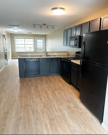 Kitchen - The Quarters at Mankato Apartments