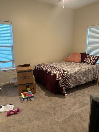 Master Bedroom - The Duke of Omaha Apartments