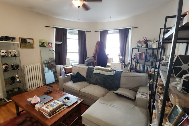 Call NOW for showings! 617-236-8600 - BOYLSTON ST - *NO FEE* MODERN 1BR/1BA IN SYMPHONY *AVAIL NOW* W/ H&HW INC, LNDRY IN BLDNG, DW! Condo