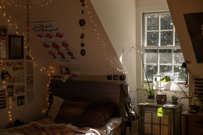 the bedroom window! - Summer Sublet (with awesome pool in backyard!)