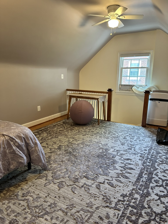 Spacious, light and airy - 12 min Walk to Campus: Your Own, Private Floor ~ including BR, study/café space, private BA & patio