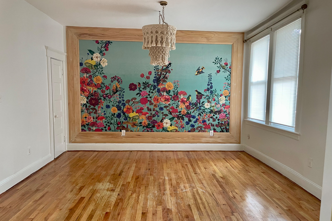 Living room - Vibrant and Airy 2 Bedroom Apartment minutes from campus