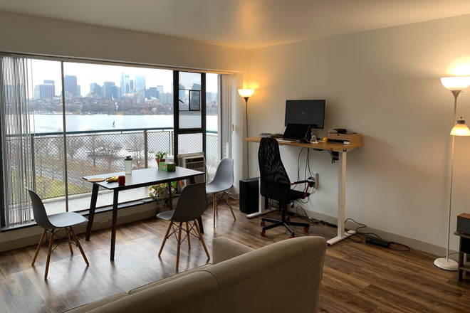 Living room - Great River View 2b Apartment, close to Media Lab