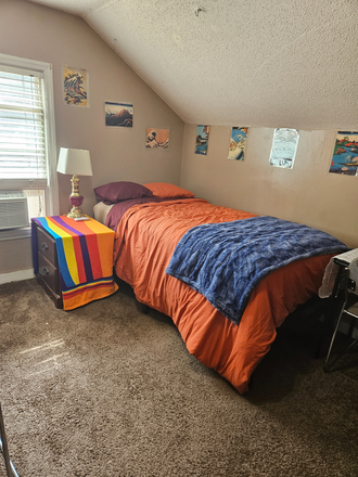 Bed & side table w/ 2 drawers, duvet and winter electric blanket - Furnished studio apartment w/ private entrance, walking distance of University of Memphis cam