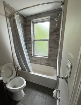 Bath - Spacious 3.5 Bed 1 Bath (East Boston) NO BROKERS FEE!!! Apartments