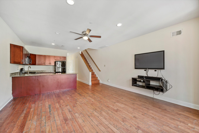 Unit B - 1916 N 18th St - 5 & 6 Bed Layouts With Outdoor Spaces! Duplex