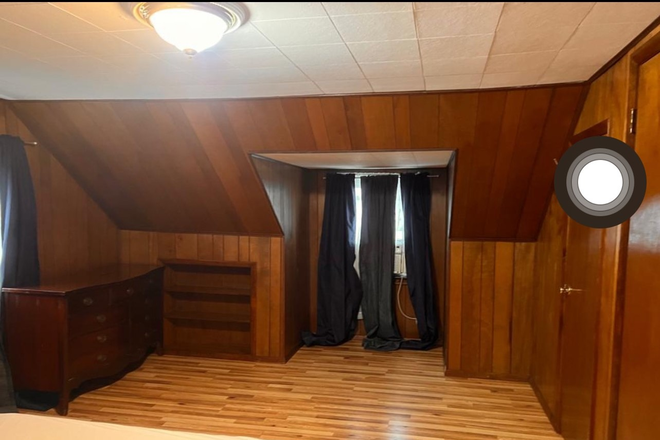 Bedroom 1 - Rental in a Quiet Neighborhood - Walking Distance to Hofstra House