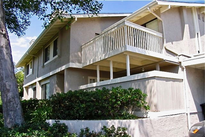 Outside View - Playmor Terrace Townhouse