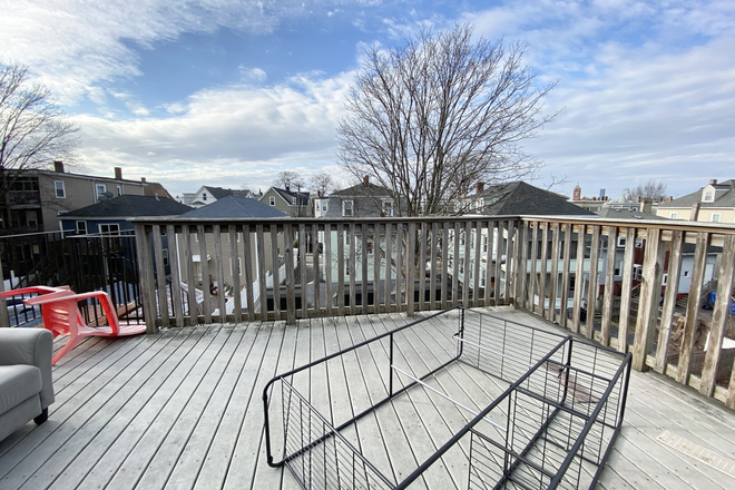 porch - 6-Bed, 2-Bath Duplex in Polish Triangle Open Layout & Deck Apartments