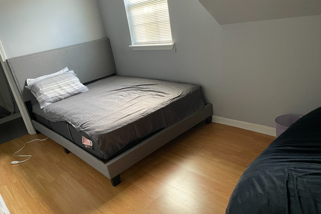 Bedroom - Fully Furnished Apartment in West University - All Bills Included