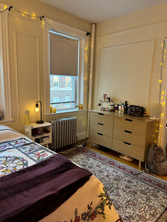 Bed area - Summer Studio sublet w/ option to resign Apartments