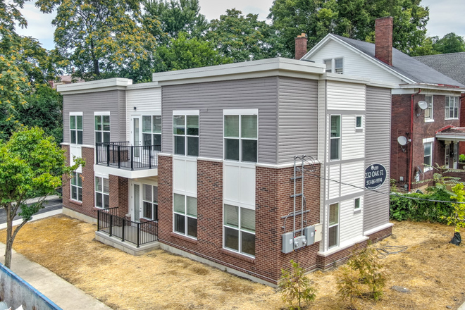 232 Oak Exterior - 232 Oak Street Apartments