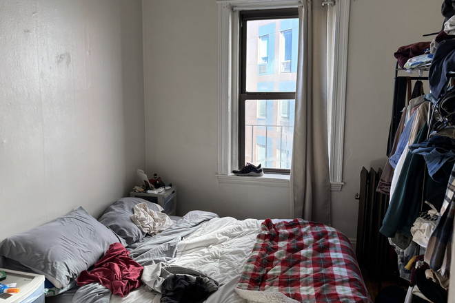 Bedroom - Large 1 Bed Available NOW! *CONTACT NOAH 603-470-8181* Apartments